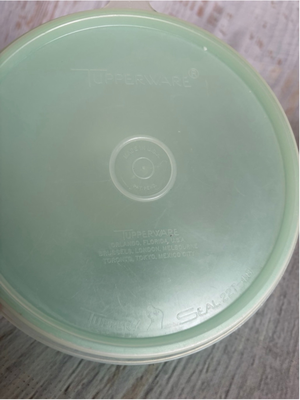 Tupperware Green Wonderlier Bowl with White Lid One Size